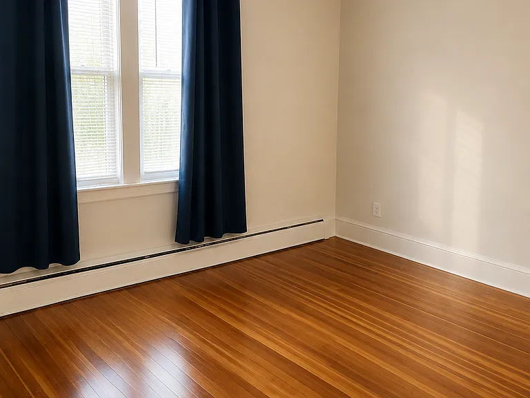 1067 Main St #4 — Photo 9