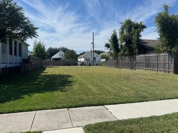 6060 Marshal Foch St, New Orleans, LA 70124