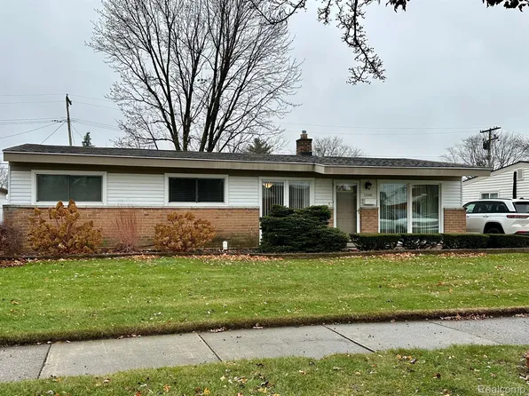 11400 Saar Dr, Sterling Heights, MI 48314