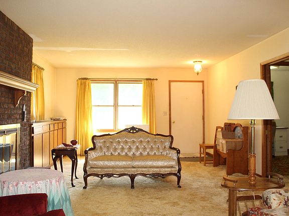 4th image of 120 College Ave