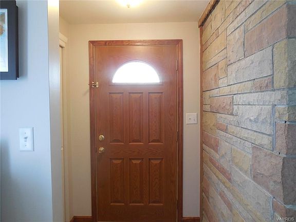 2nd image of 2994 Walbridge Dr