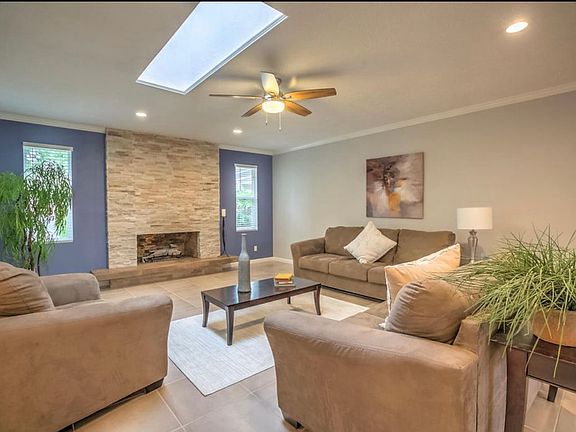 2nd image of 5619 Planeta Ct NE