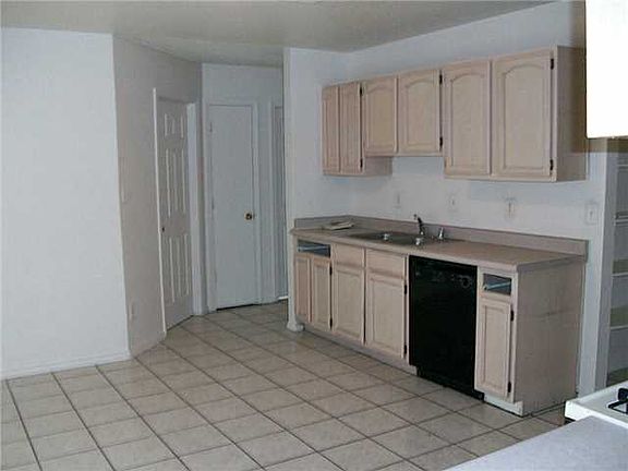 3rd image of 3441 Yellow Rose St