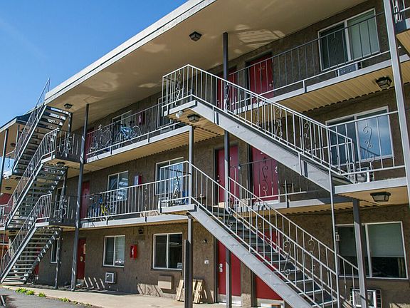 3rd image of 1535 York St APT 105