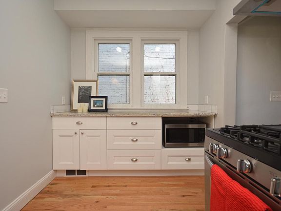 5th image of 171 N 22nd St