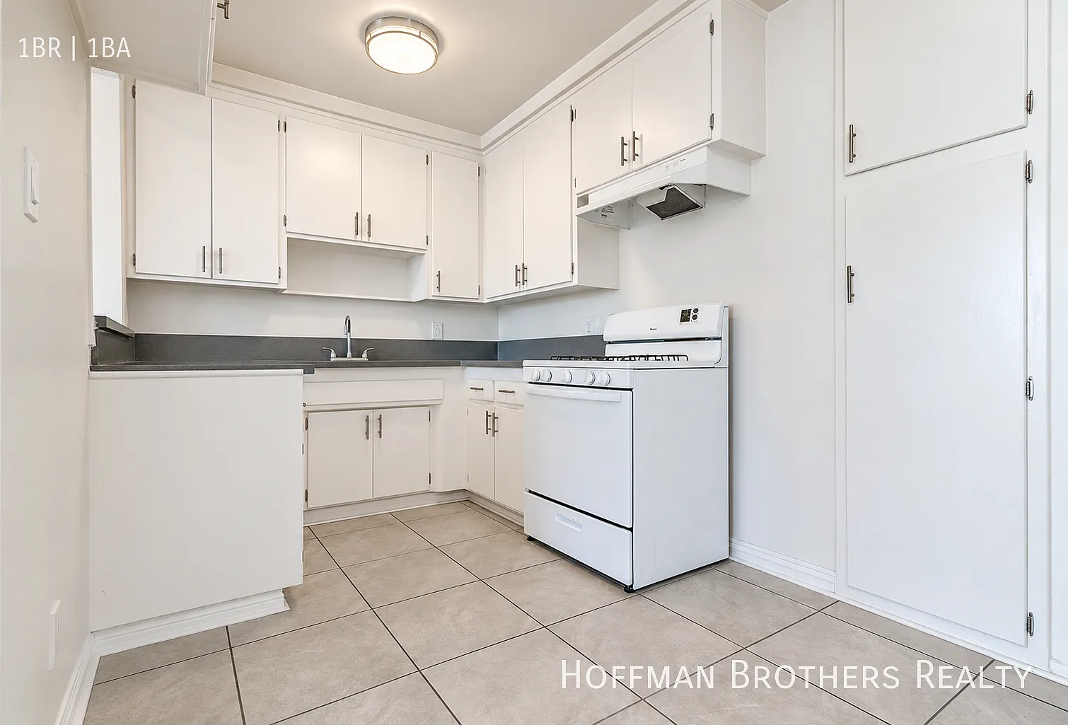 1323 N Harvard Blvd Los Angeles, CA 90027 — Photo 2