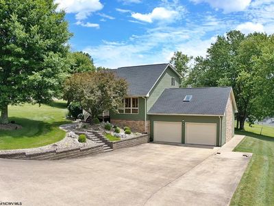 68 Green Hill Ln, Mount Clare, WV, 26408