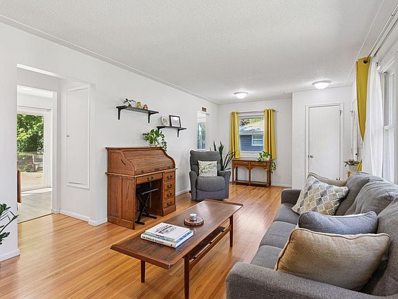 5th image of 6221 Sunrise Dr NE