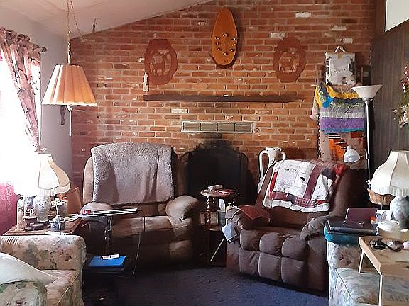 3rd image of 609 N Parker St