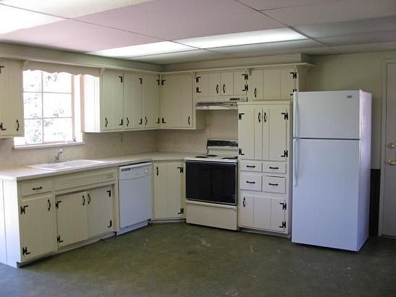 2nd image of 4320 E Indianola Ave