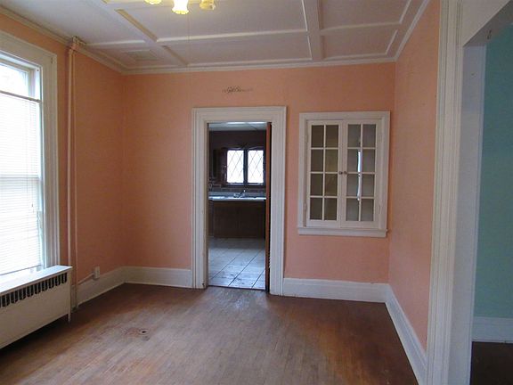 4th image of 205 Lafayette St