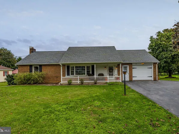 137 Ewell Rd, East Earl, PA 17519
