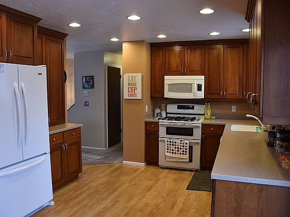 5th image of 2141 W Cedar Breaks Dr
