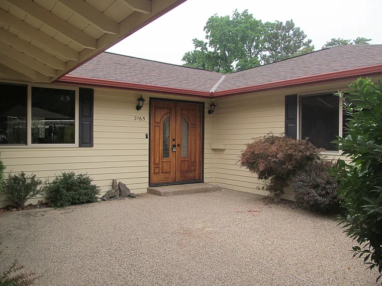 2165 S Ridgeview Way — Photo 3