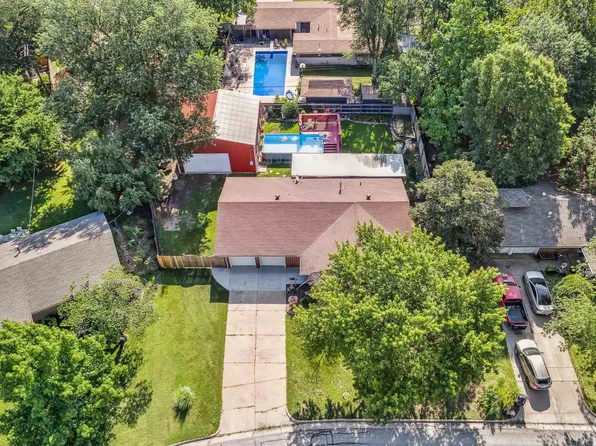 750 N Redbarn Ln, Wichita, KS 67212