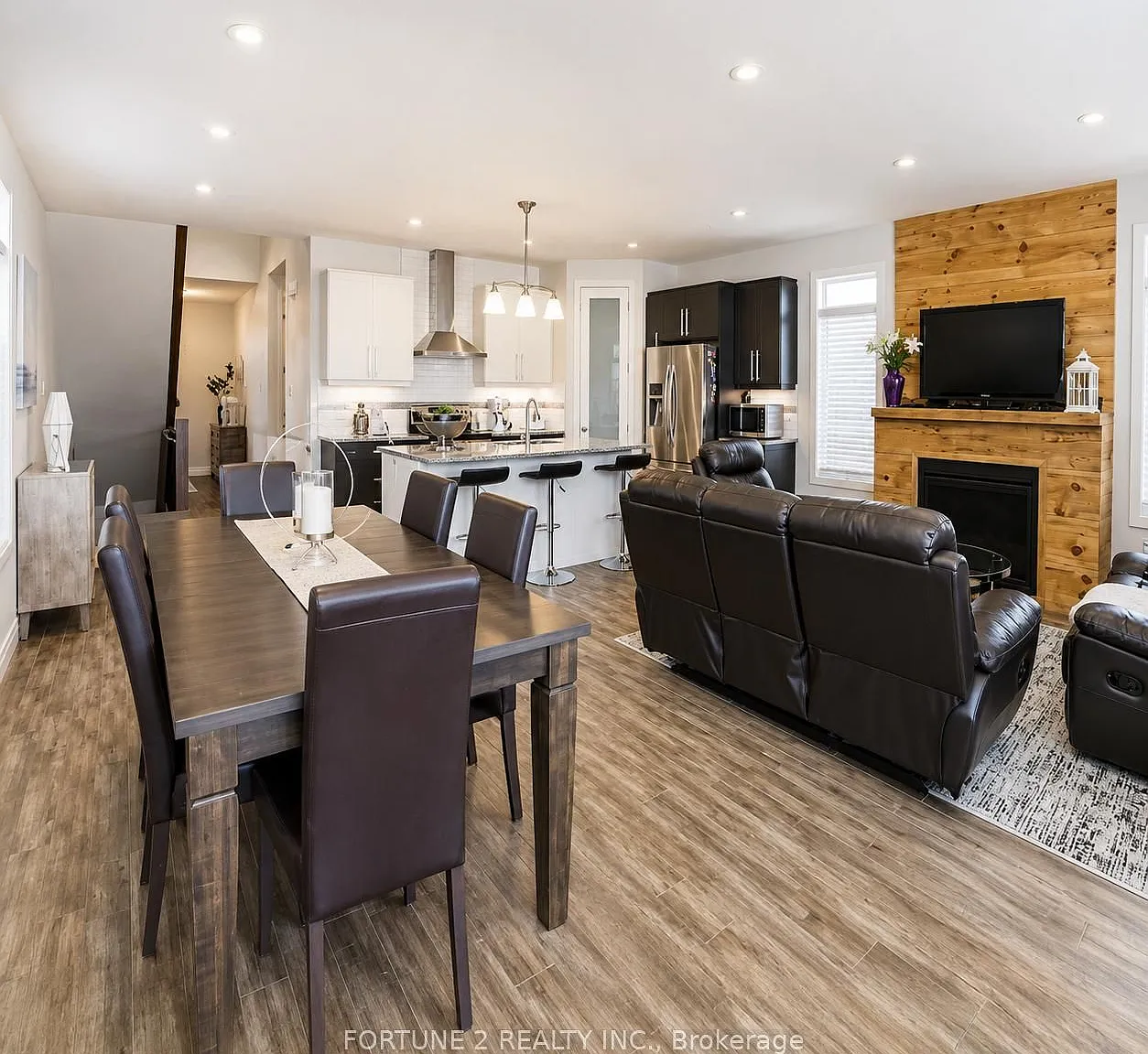 3 bed, $2,850 — Photo 3