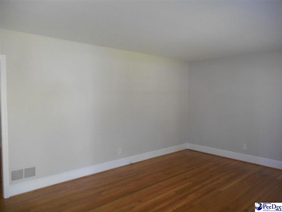 4th image of 1614 Linden Dr