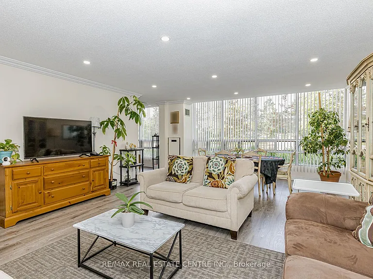 310 Mill St S #104 — Photo 11