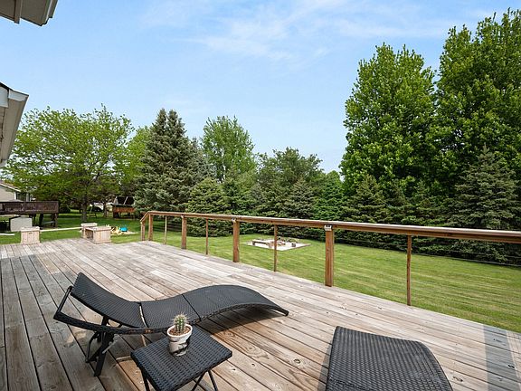 5th image of 448 Dogwood Ln