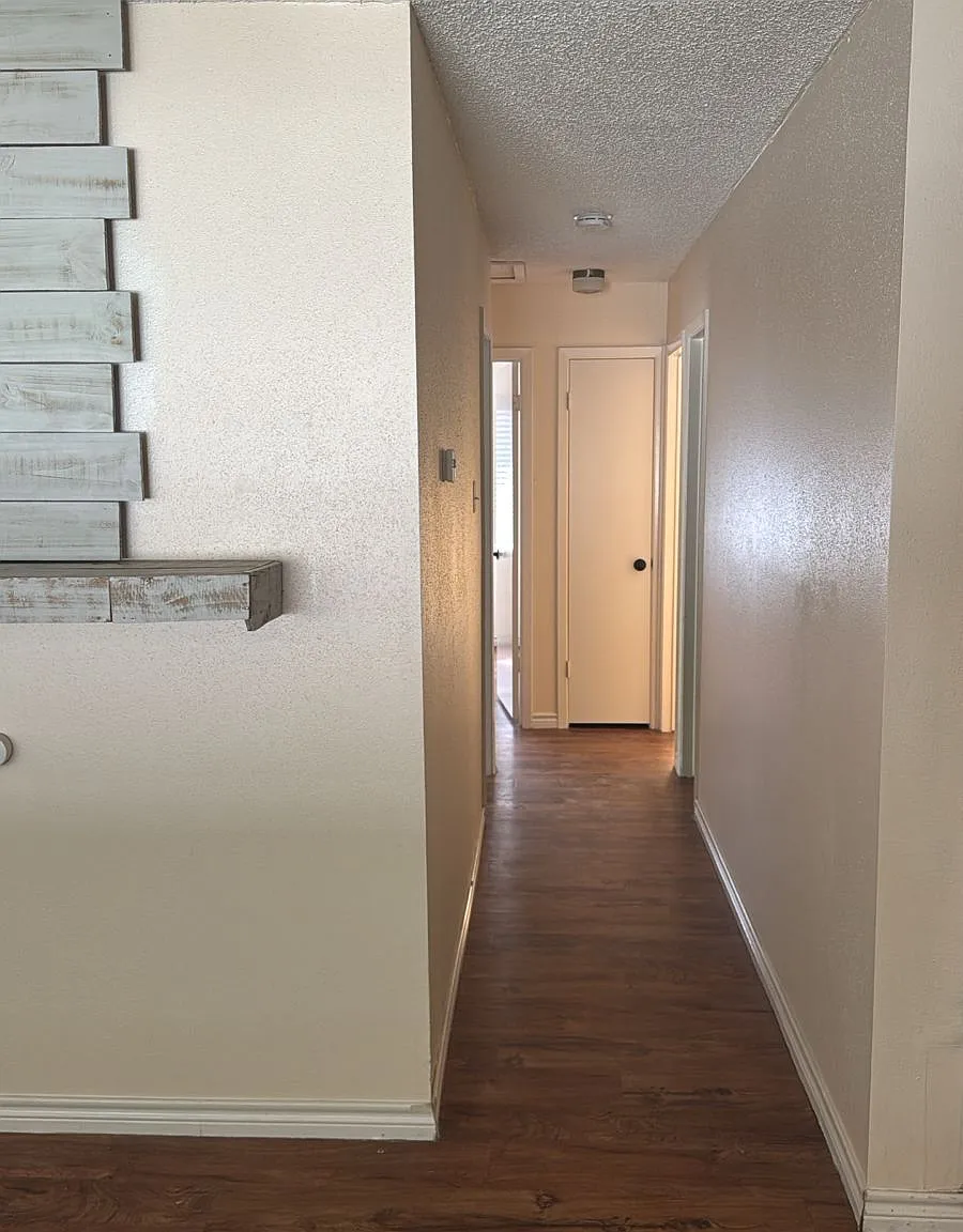 1334 Bitterlake — Photo 2