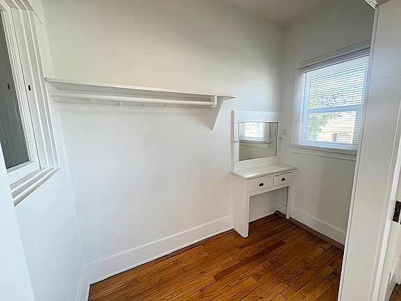 3rd image of 925 1/2 Marview Ave #925-1/2