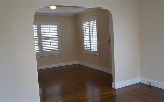 5th image of 216 Santa Clara Ave
