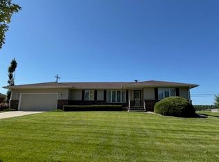 635 Madden Rd, Hastings, NE 68901