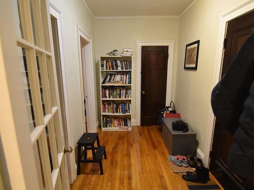 2nd image of 89 Strathmore Rd APT 36