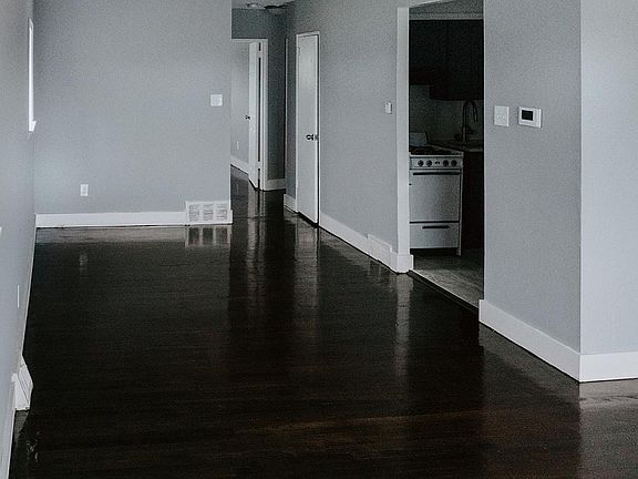 4th image of 6930 N Broad St #410
