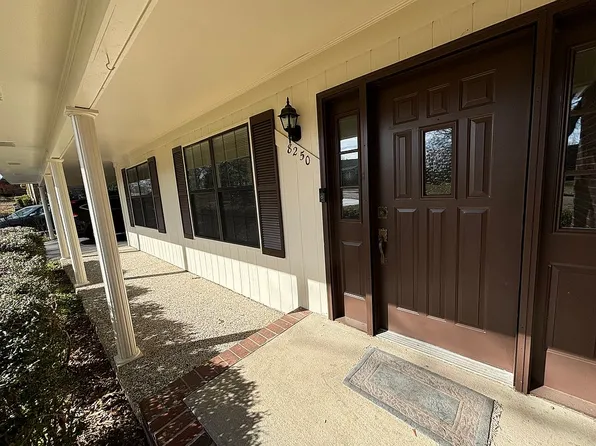 8250 Misty Meadows Ln, Memphis, TN 38125