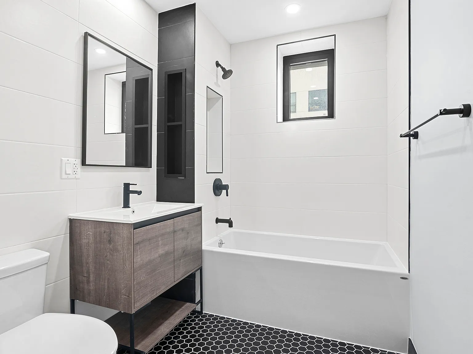511 Evergreen Avenue — Photo 4