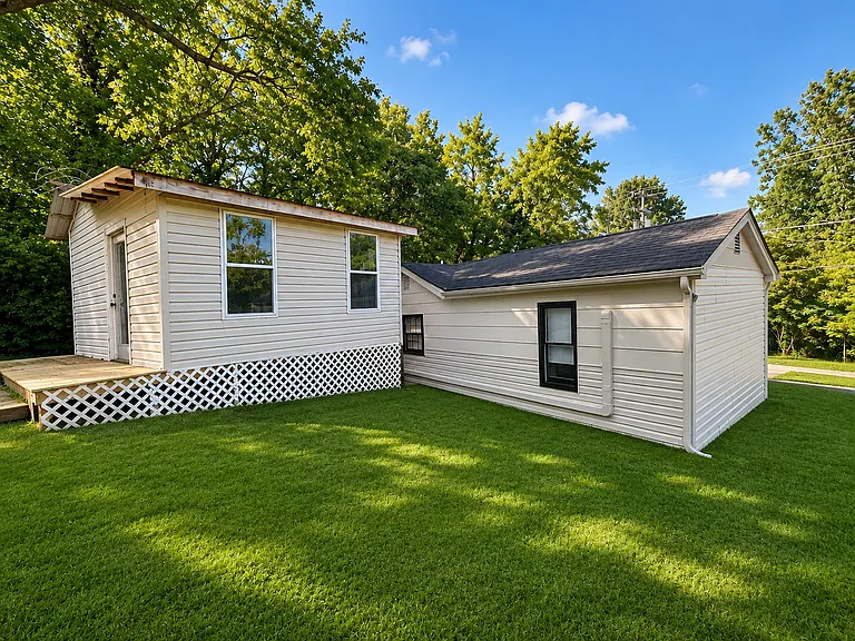 8529 Summer View Dr — Photo 2