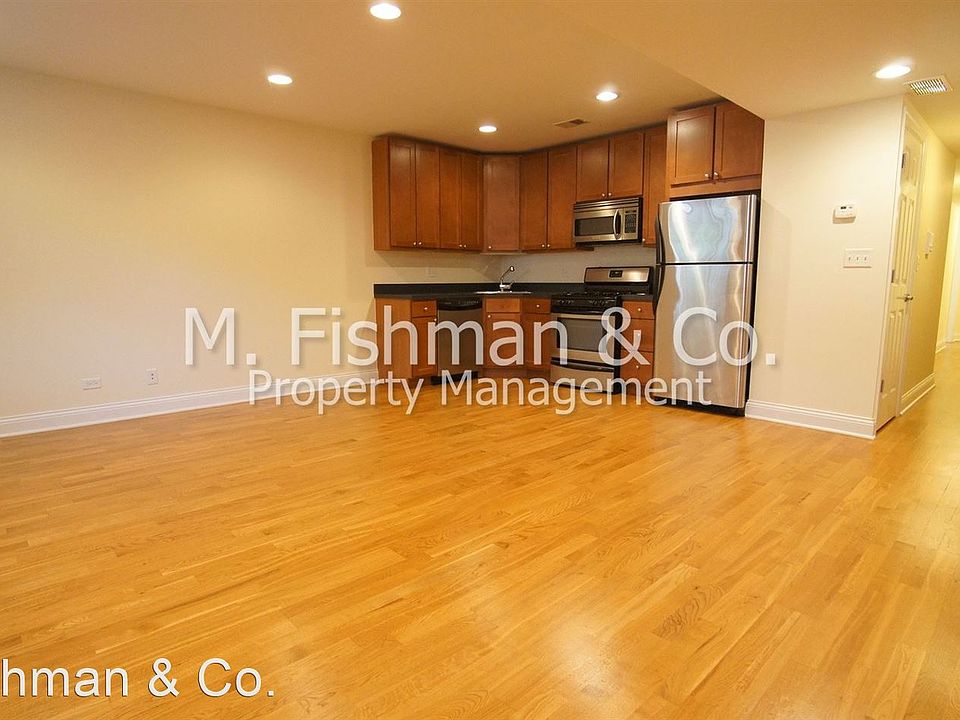 1st image of 2834 N Albany Ave #4818540