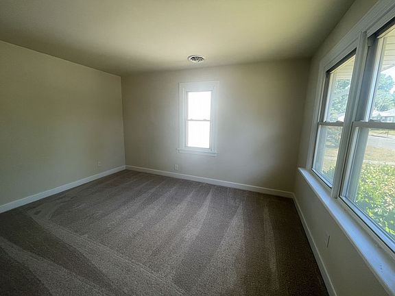 3rd image of 1108 Goddin St