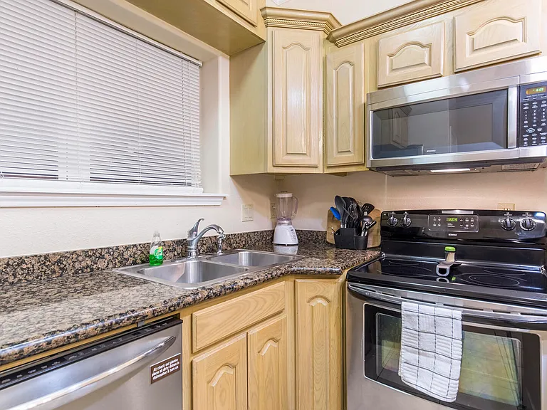 103 W Morningside Dr #3 — Photo 10