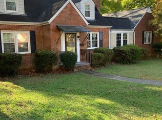 221 Cambridge Pl, Colonial Heights, VA 23834