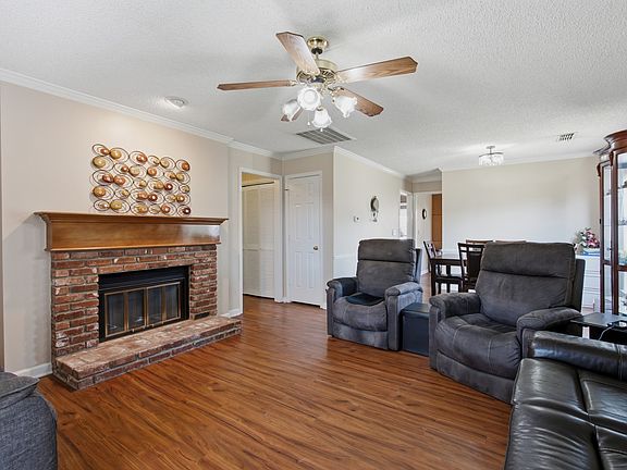 4th image of 962 E Northfield Blvd