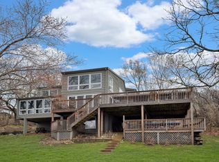 5419 E Lake Shore Dr, Wonder Lake, IL 60097