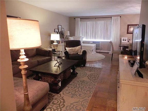 3rd image of 101 Lincoln Ave APT 1L