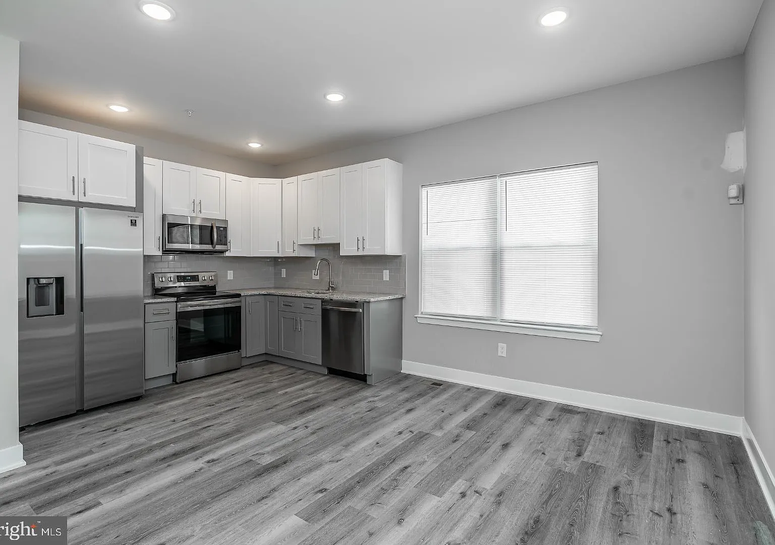 3 bed, 1200 sqft, $2,150 — Photo 4