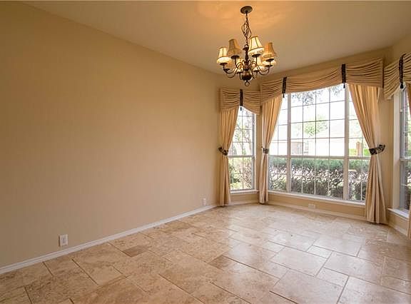 4th image of 2613 Swan Dr