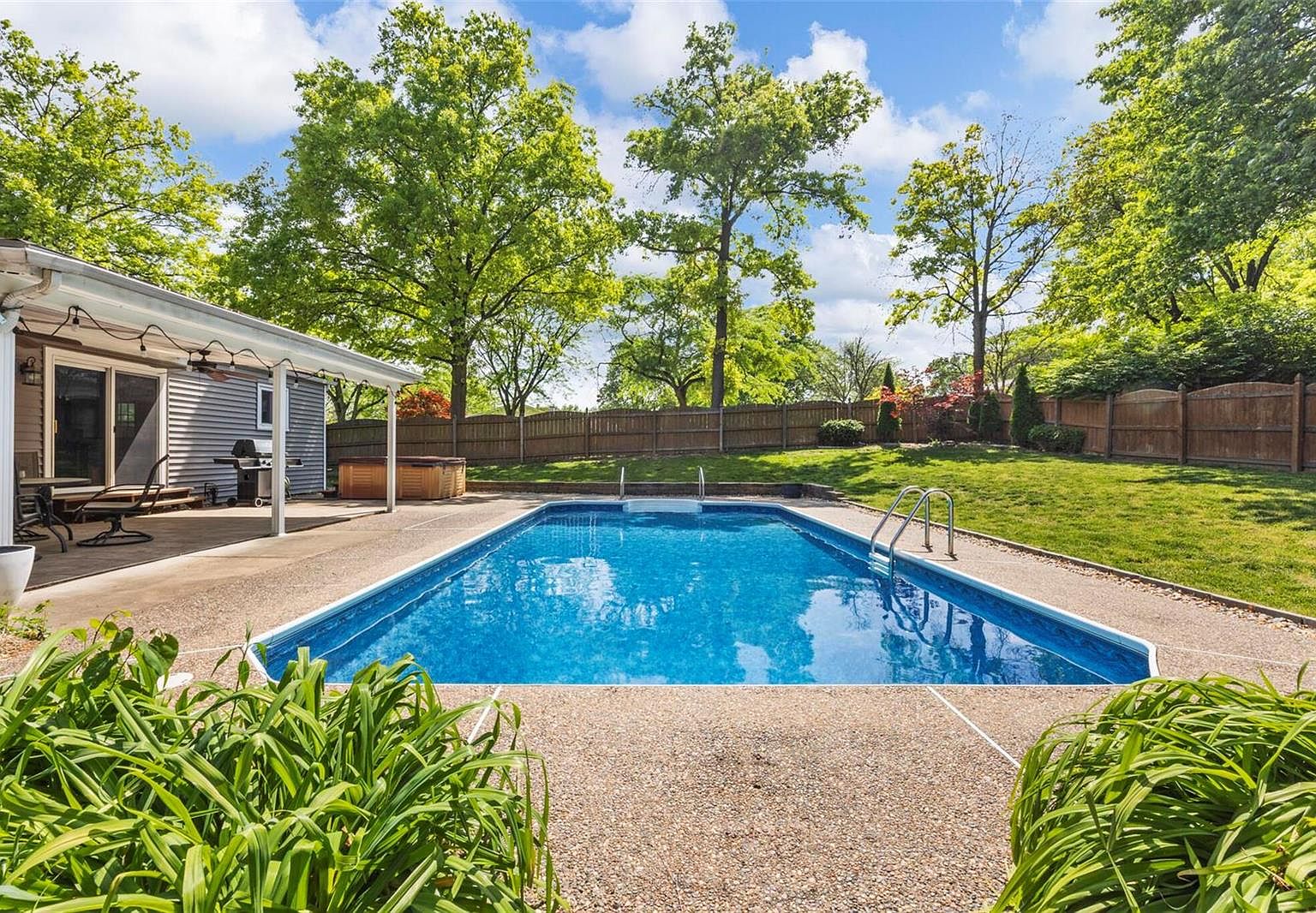 1021 Lanawood Ct, Florissant, MO 63031 Zillow