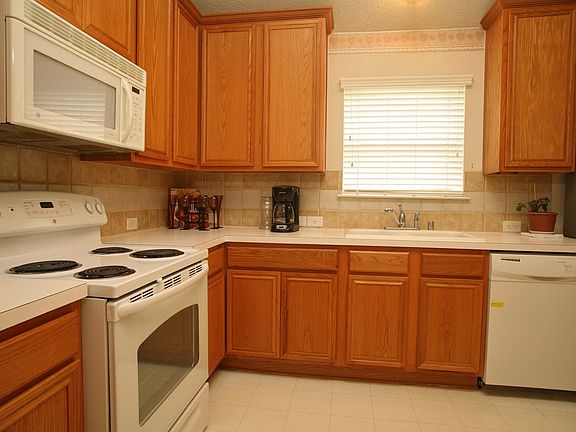 4th image of 7255 Waterlily Ln