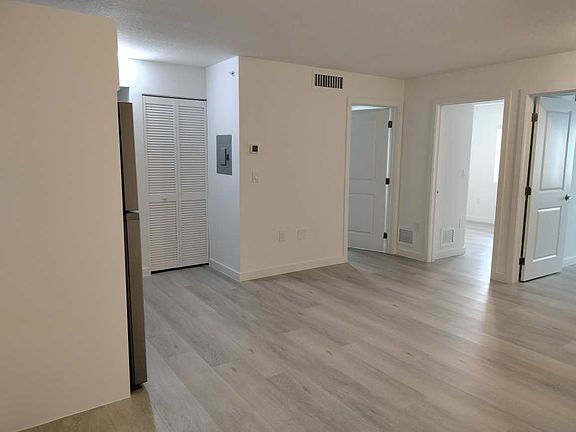4th image of 5185 W Flagler St #304