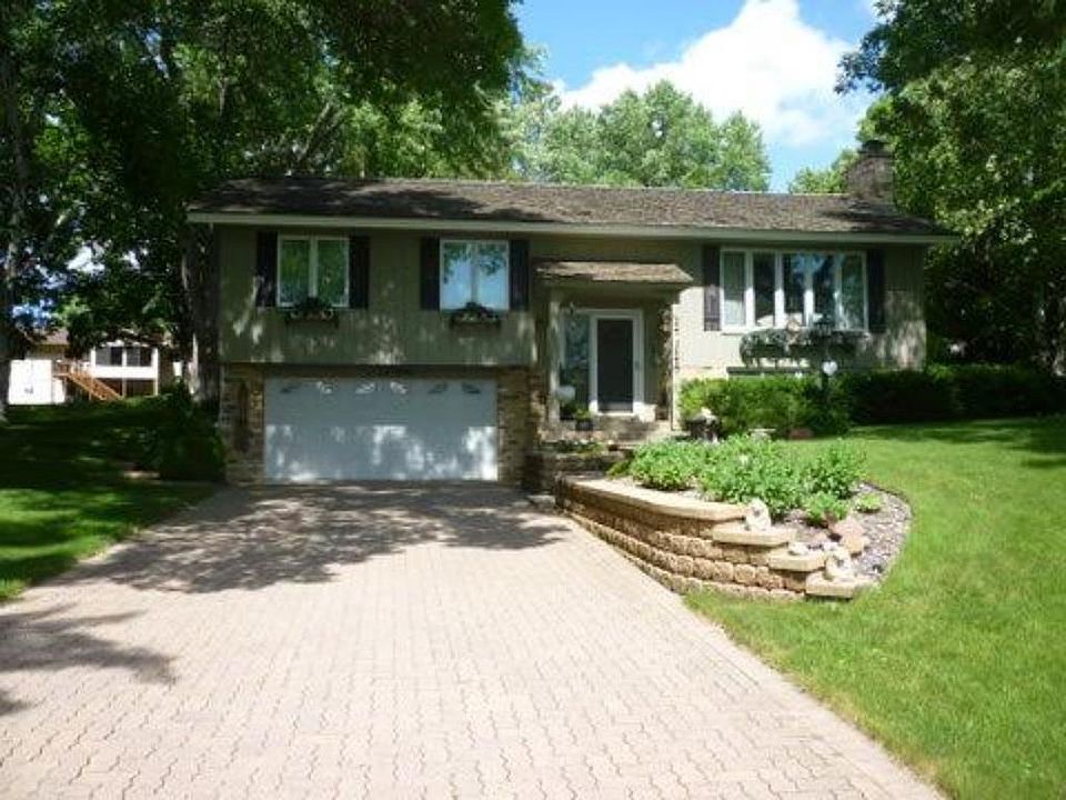 1st image of 2640 Olive Ln N