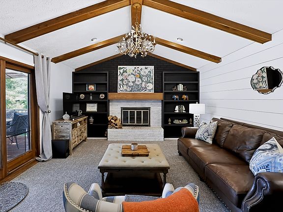 5th image of 208 Ironwood Cir