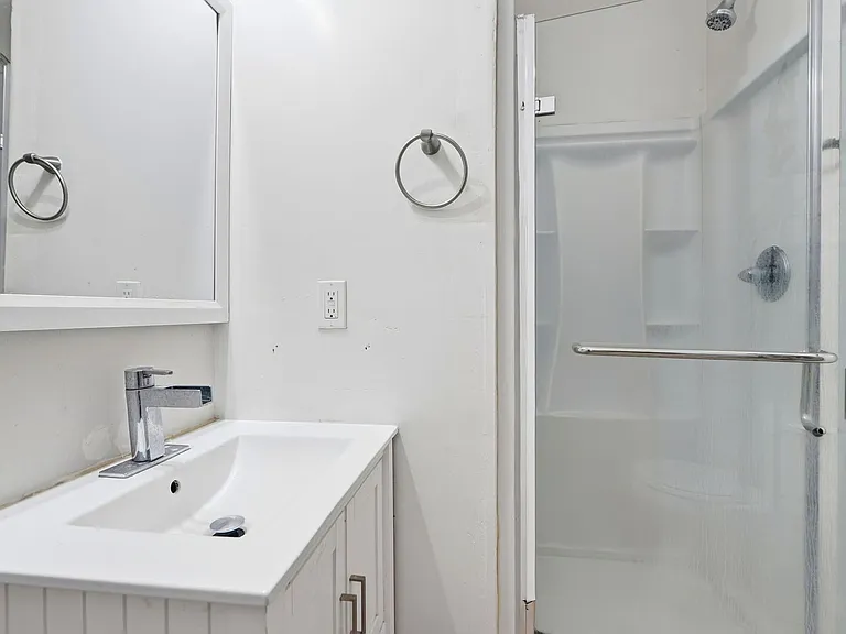 2533-2535 Filbert St — Photo 47