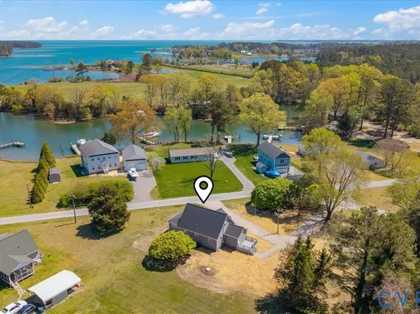 349 Peach Tree Ln, White Stone, VA 22578