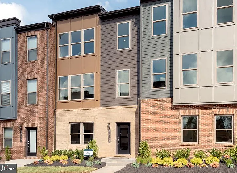 10586 Ratcliffe Trl — Photo 1