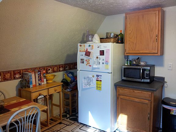 3rd image of 814 N 10th St APT 5